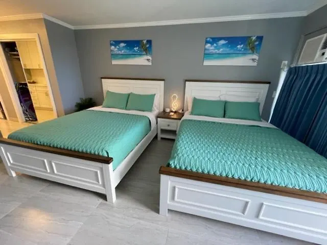Waikiki Condo 2 Bedrooms 2 Bathrooms With 1 Free Parking Space ホノルル 0*,  米国