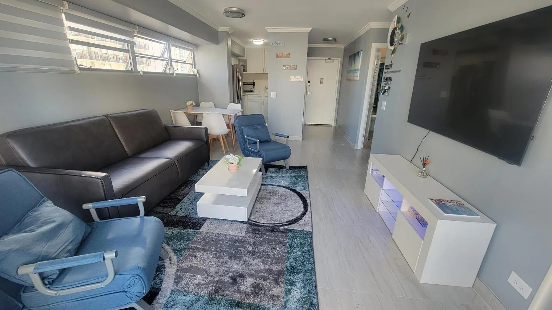 Waikiki Condo 2 Bedrooms 2 Bathrooms With 1 Free Parking Space Honolulu